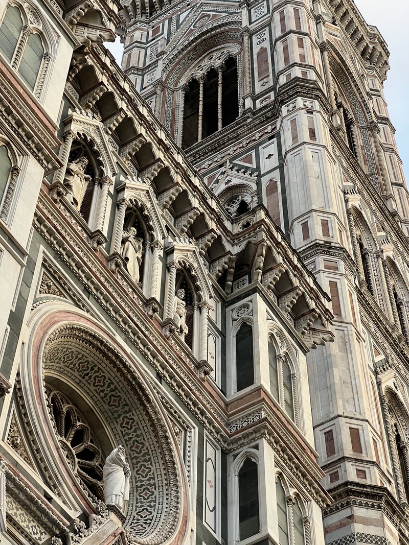 Marble panelling where the facade meets the campanile
