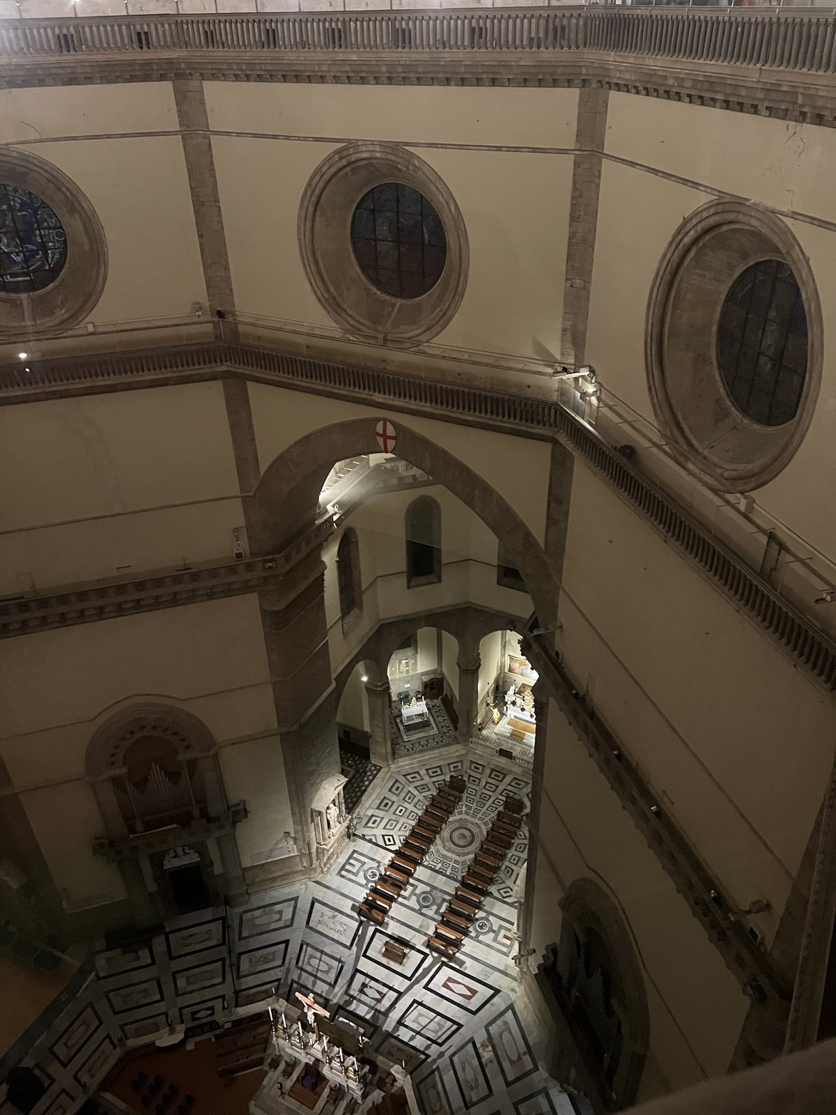 The inside of the drum, its round windows and the walkway