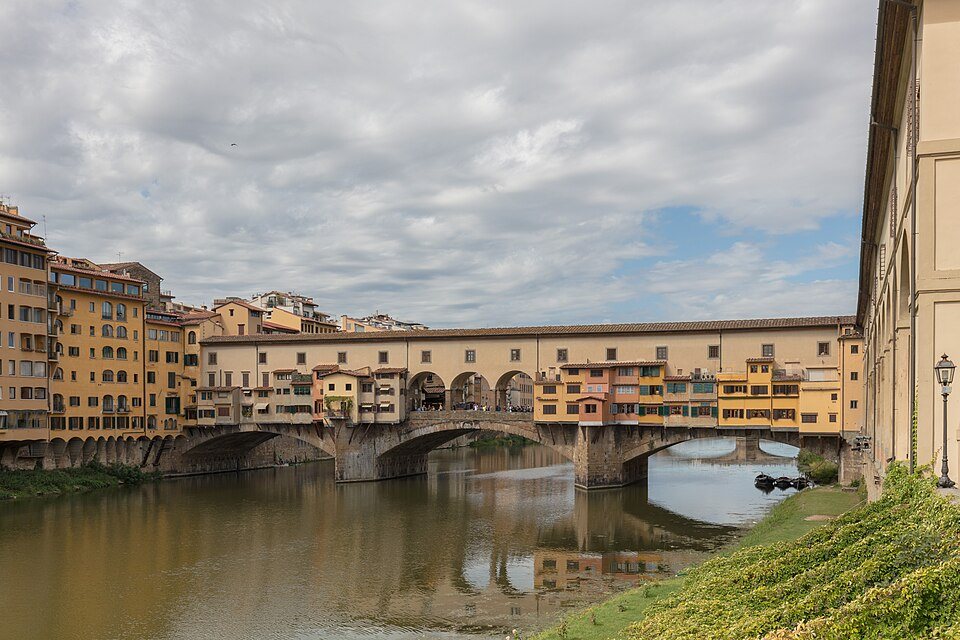 Ponte Vecchio sobre el río Arno, Florencia, Italia, 2022 09 19, DD 02