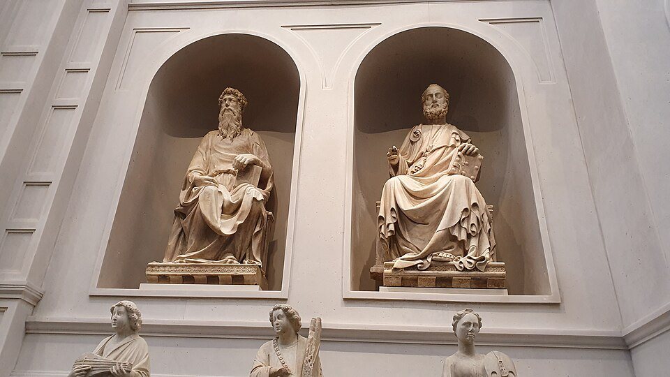 John the Evangelist by Donatello (left) San Marco by Niccolò di Pietro Lamberti (right) Museo dell'Opera del D