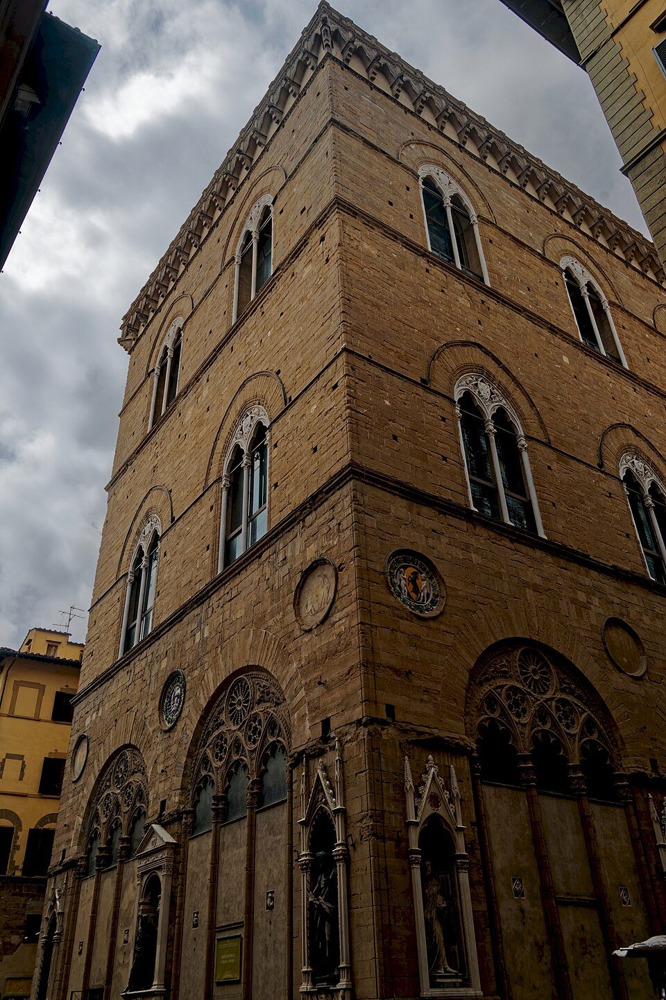 Firenze Florence Via dei Calzaiuoli Chiesa di Orsanmichele April 2010 01