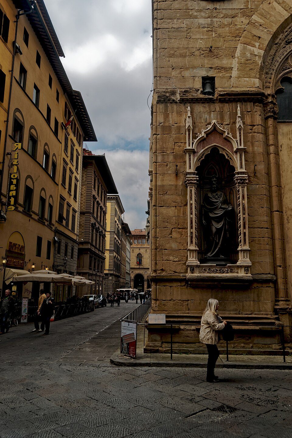 Firenze Florence Via dei Calzaiuoli Chiesa di Orsanmichele April 2010 02
