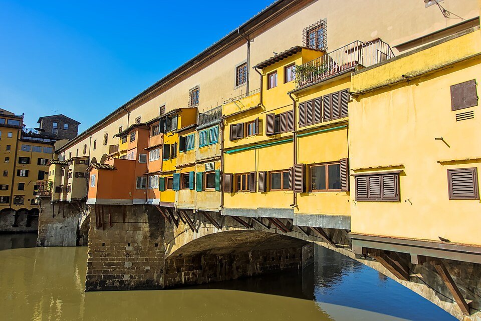 Ponte Vecchio and river Arno, Florence, Italy
