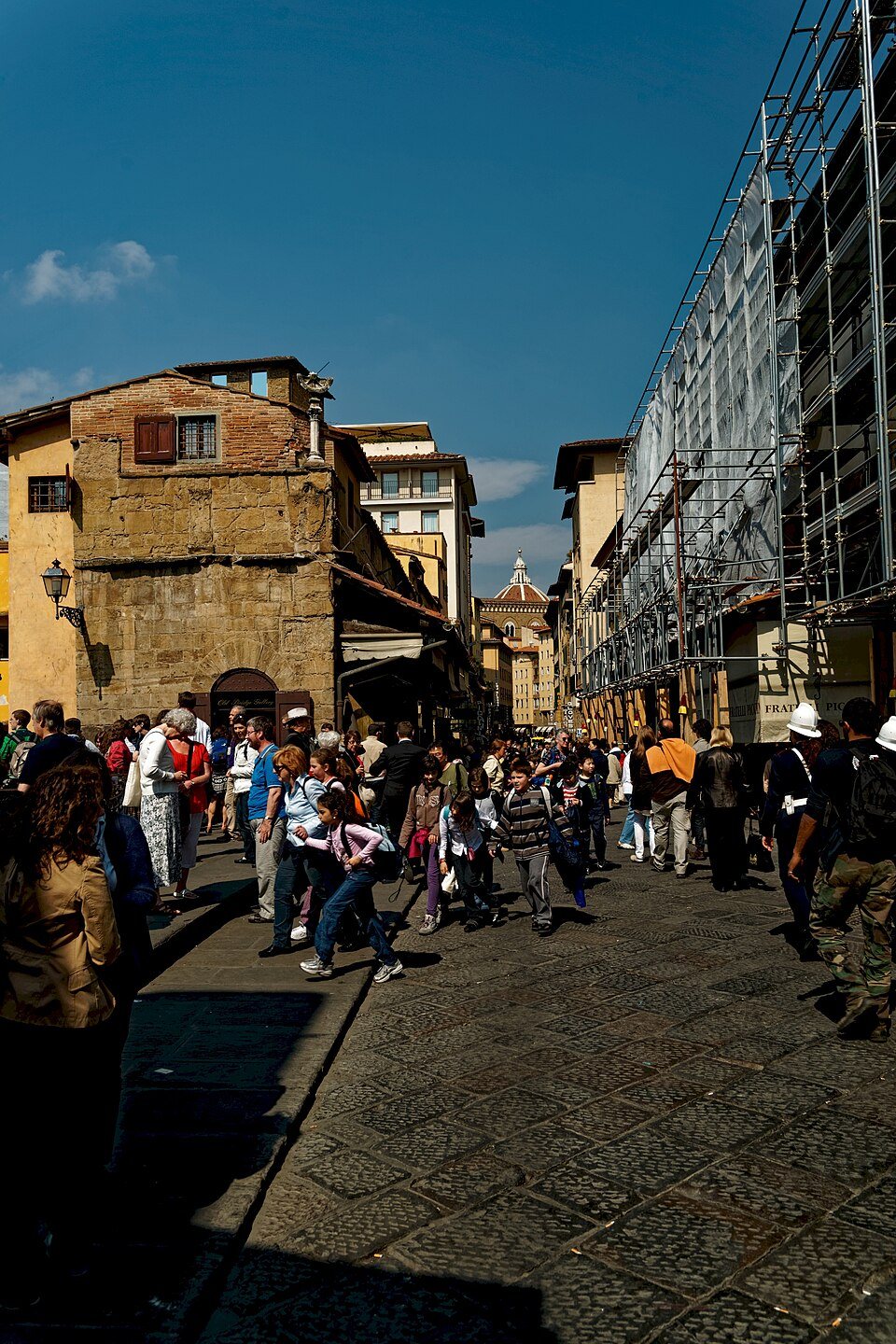 Firenze Florence Ponte Vecchio 1345 April 2010 01
