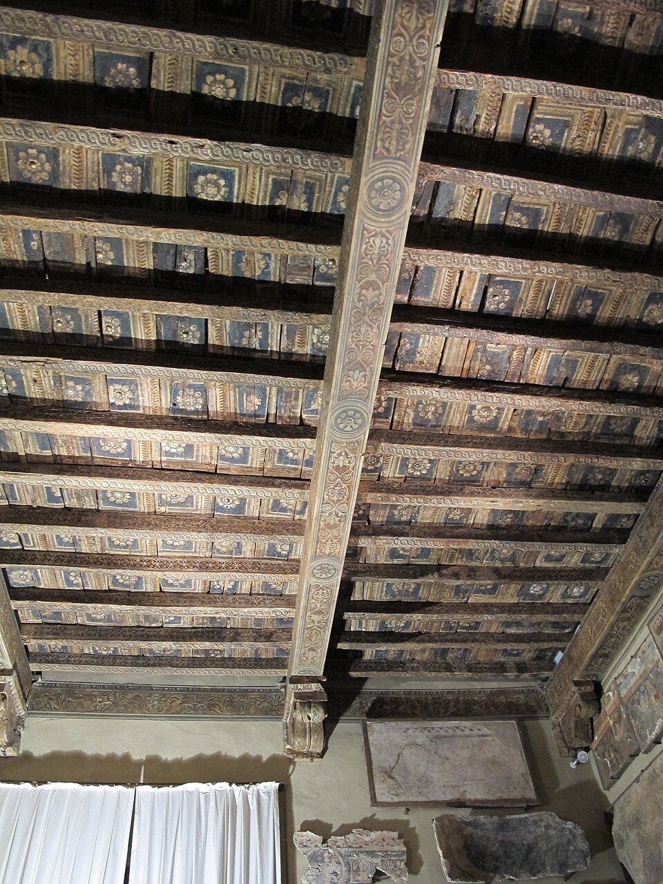 San marco, sala frammenti affreschi centro di firenze 03