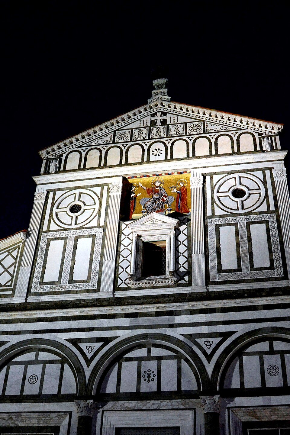 SAN MINIATO AL MONTE FIRENZE FACCIATA NOTTURNA