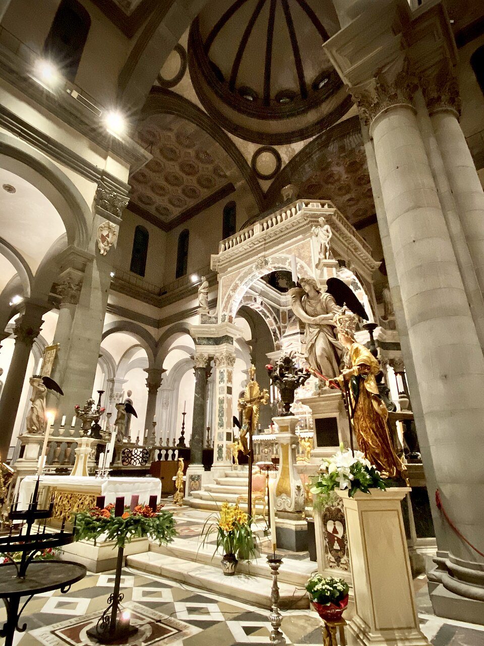 Ciborio barocco dell'altare maggiore della Basilica di Santo Spirito (Firenze)