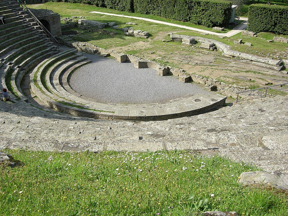 Fiesole, area archeologica, teatro 02
