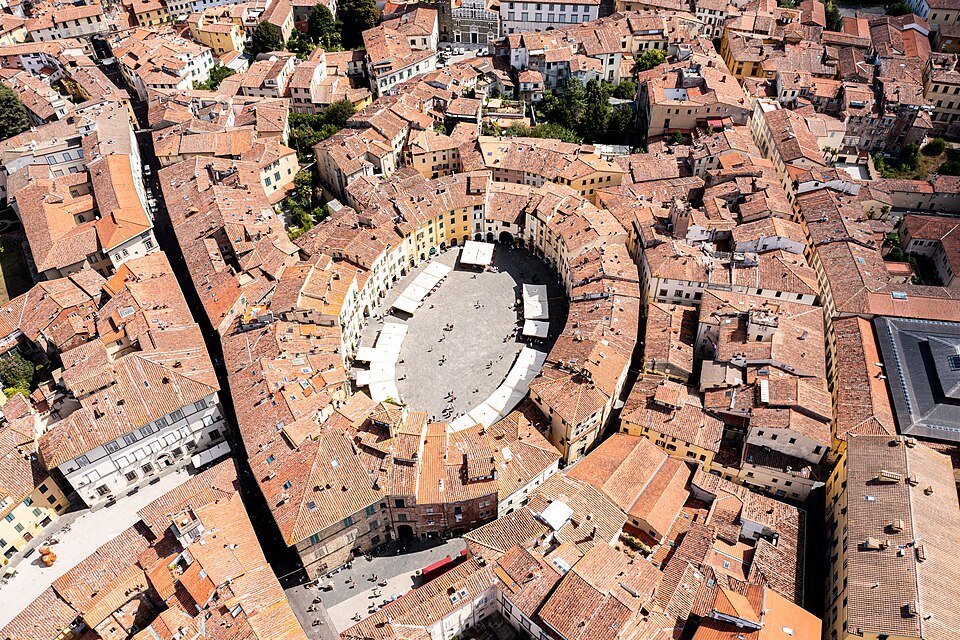 Lucca Piazza dell’Anfiteatro 2021