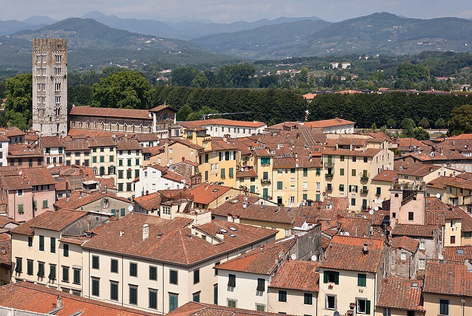 01 Lucca seen from Torre Guinigi