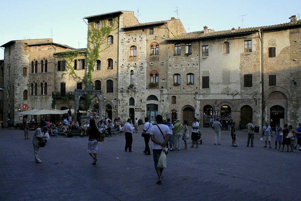Piazza della Cisterna, San Gimignano