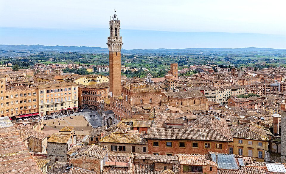 1297 bis 1310 wurde der Palazzo Pubblico in Siena erbaut. 01