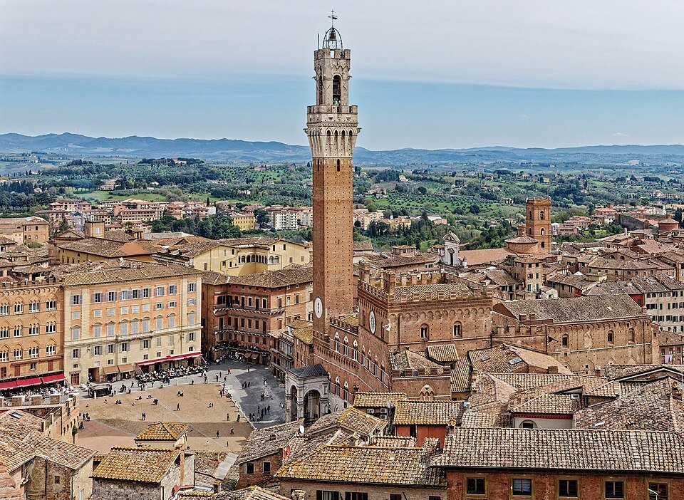 1297 bis 1310 wurde der Palazzo Pubblico in Siena erbaut. 03