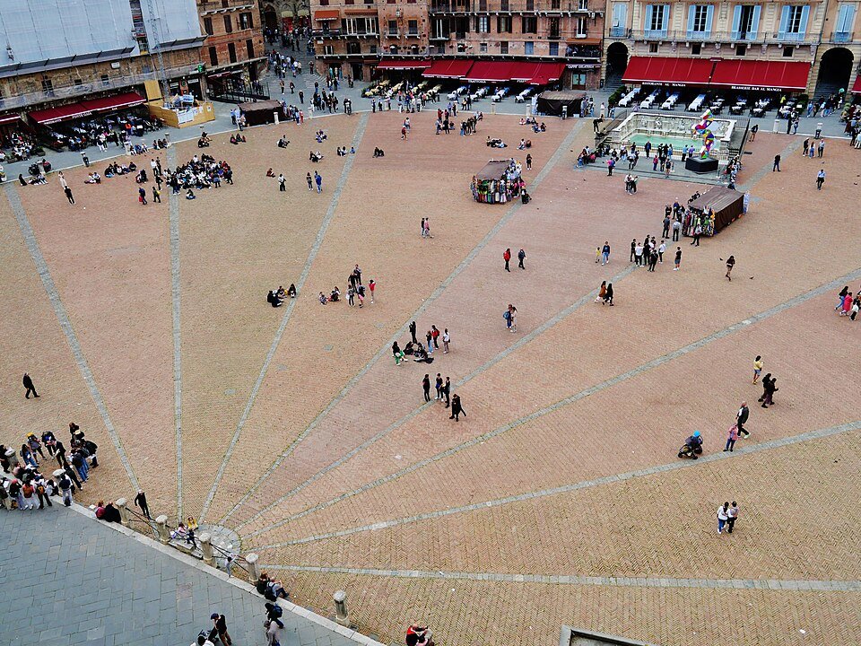 Siena Palazzo Pubblico Vista su la Piazza del Campo 3